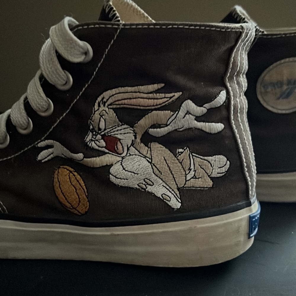 PRO Keds Canvas High Tops Bugs Bunny Blue Heel Tag Mens 9 1/2 Looney Tunes 1993 - Picture 12 of 14